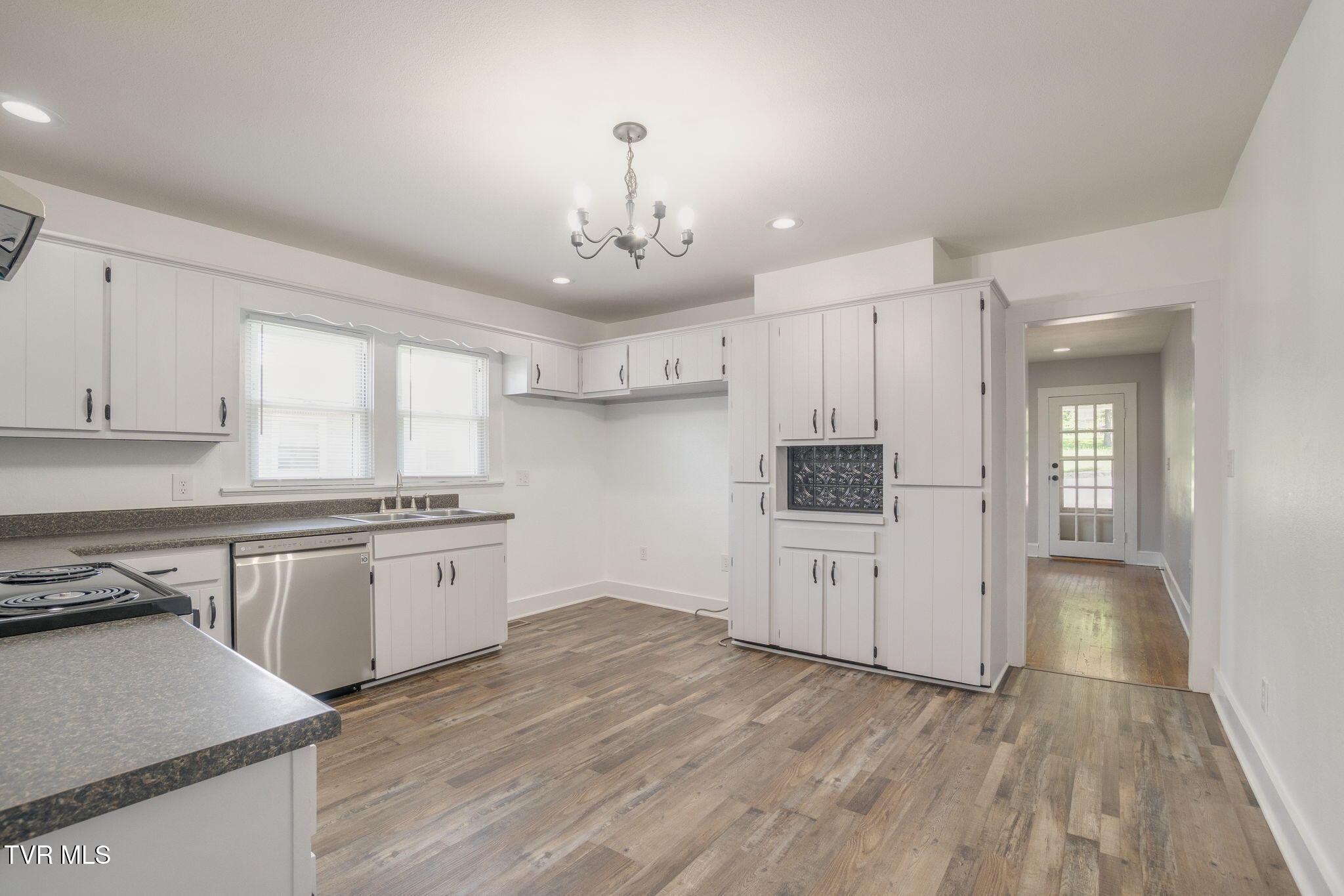 404 Cherry Street Greeneville, TN 37745 - Photo 9 of 25 009