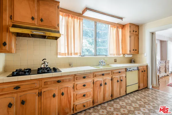 $3,750,000 | 5231 Franklin Avenue, Los Angeles, CA 90027