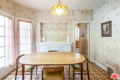 $3,750,000 | 5231 Franklin Avenue, Los Angeles, CA 90027