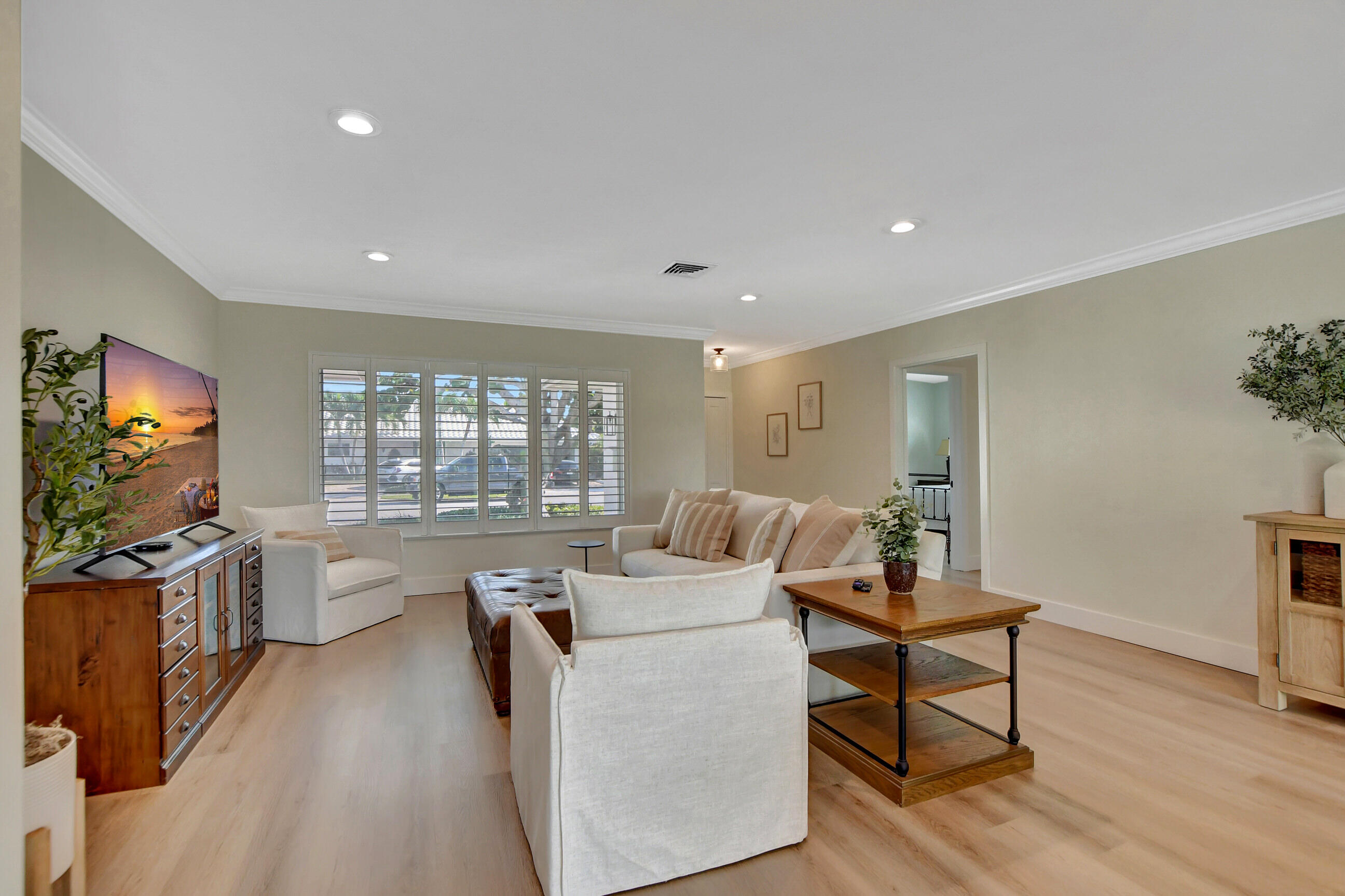 1301 Tamarind Way Boca Raton, FL 33486 - Photo 7 of 37 21_dsc_0016