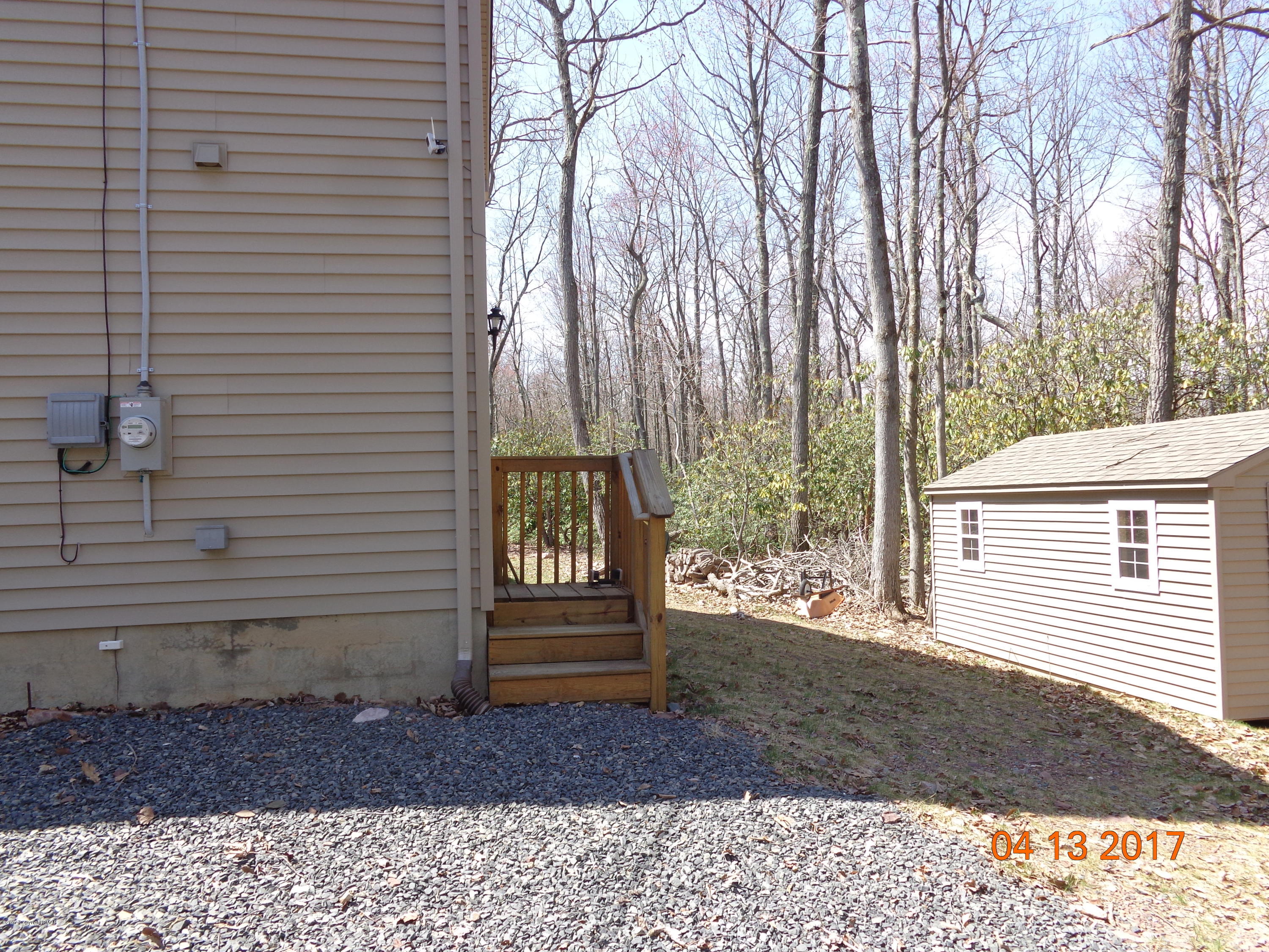 15 Algonkin Road Jim Thorpe, PA 18229 - Photo 16 of 53 Back steps