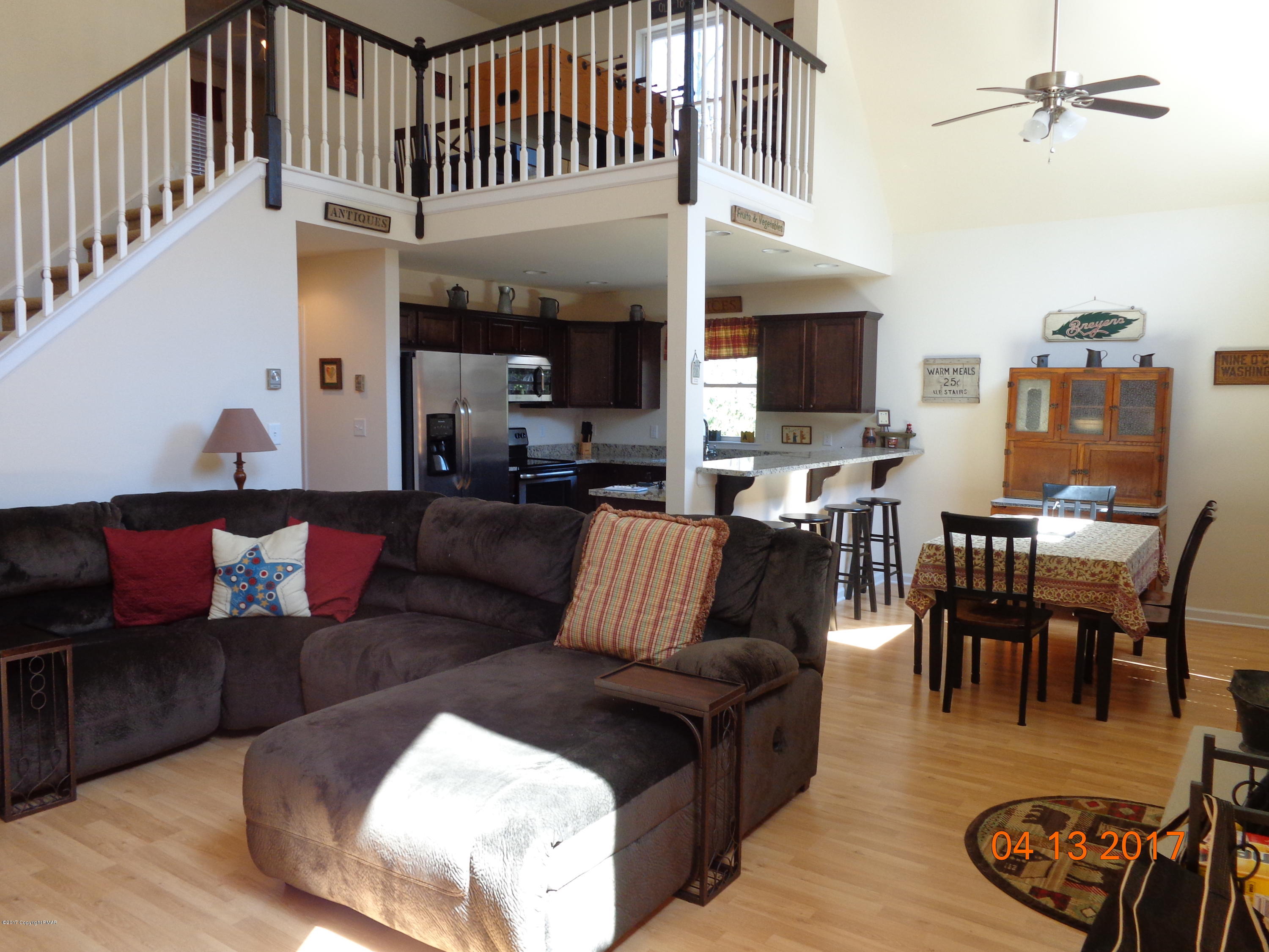 15 Algonkin Road Jim Thorpe, PA 18229 - Photo 29 of 53 Living rm2