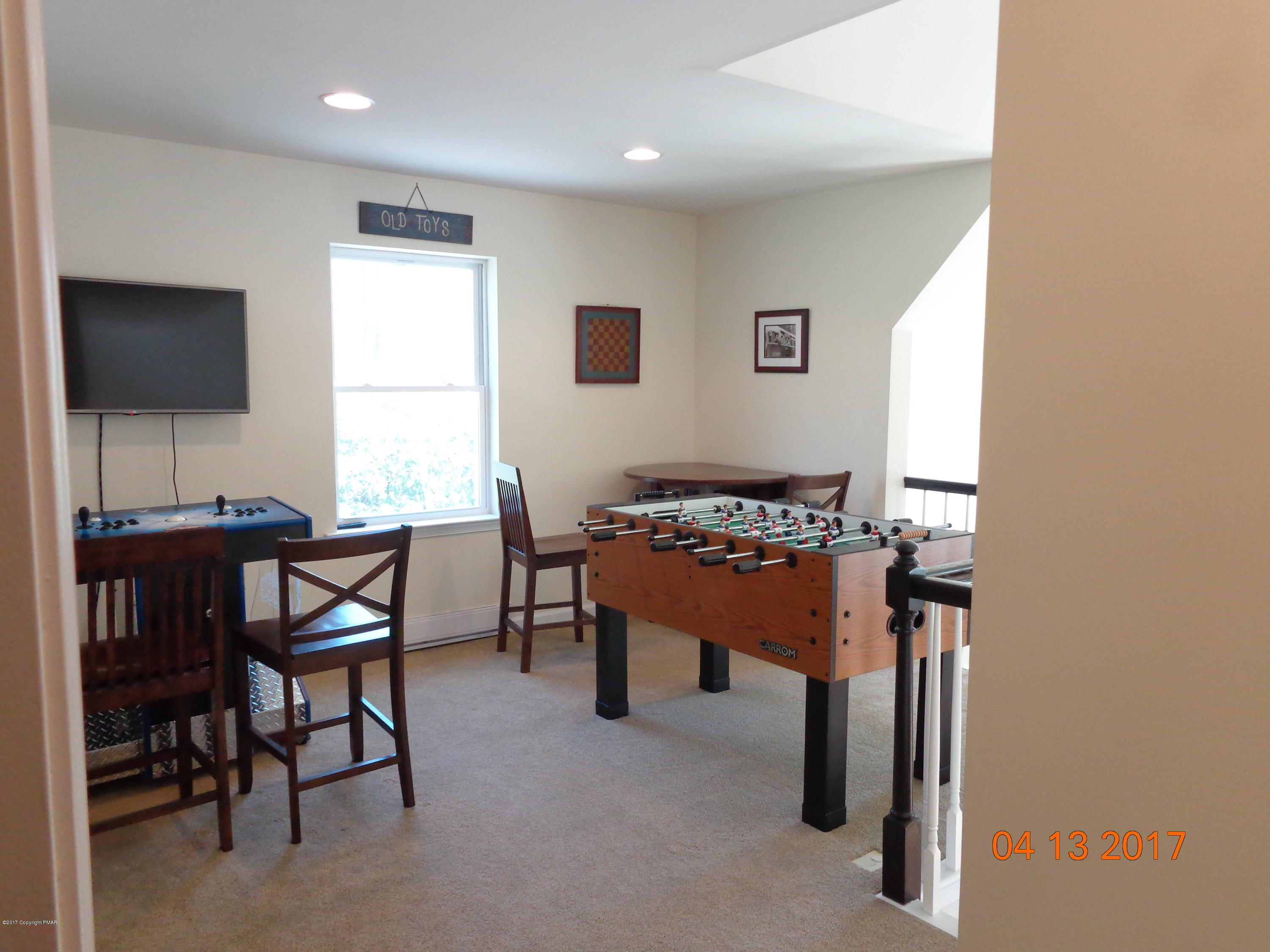 15 Algonkin Road Jim Thorpe, PA 18229 - Photo 31 of 53 loft area