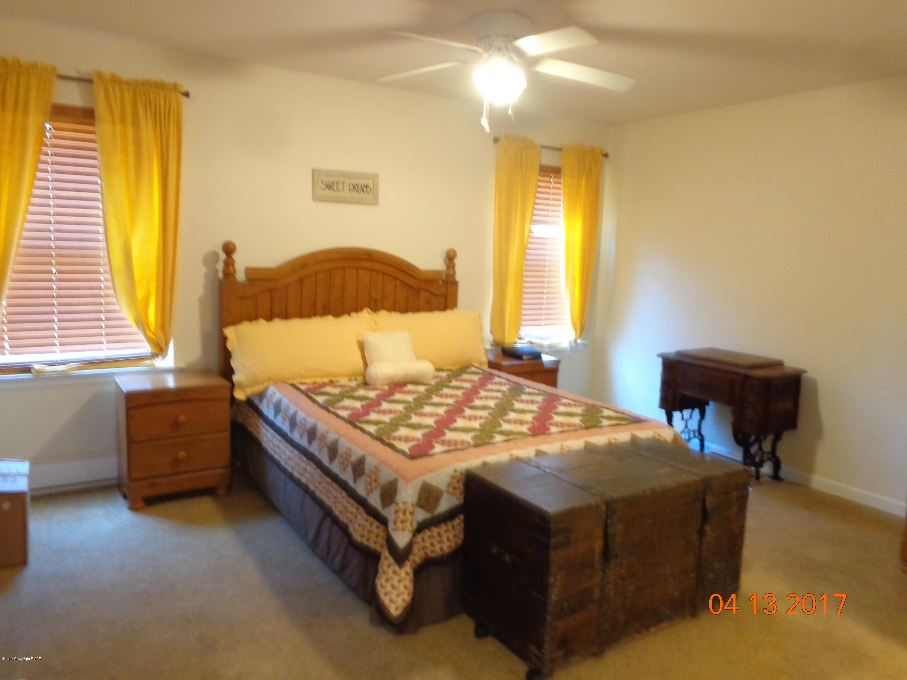 15 Algonkin Road Jim Thorpe, PA 18229 - Photo 41 of 53 Master bedroom