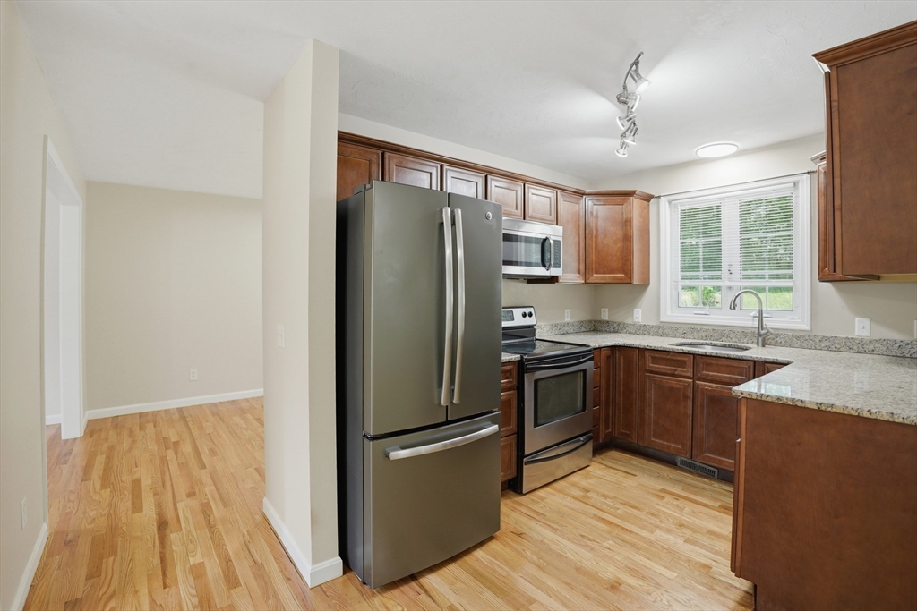 20 Duluth Street Worcester, MA 01604 - Photo 17 of 39