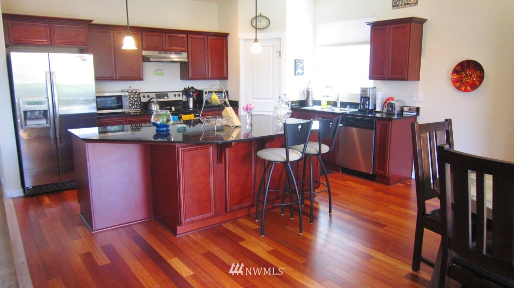 5103 Northeast 6th Place Renton, WA 98059 - Photo 5 of 15