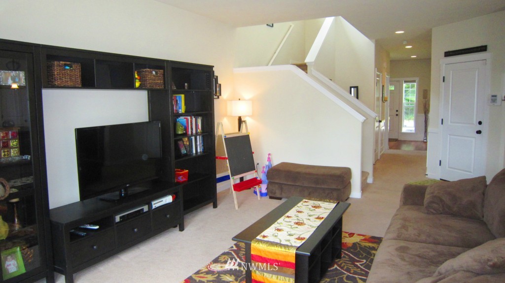 5103 Northeast 6th Place Renton, WA 98059 - Photo 8 of 15