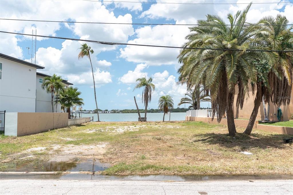 852 Bay Point Drive Madeira Beach, FL 33708 - Photo 9 of 18