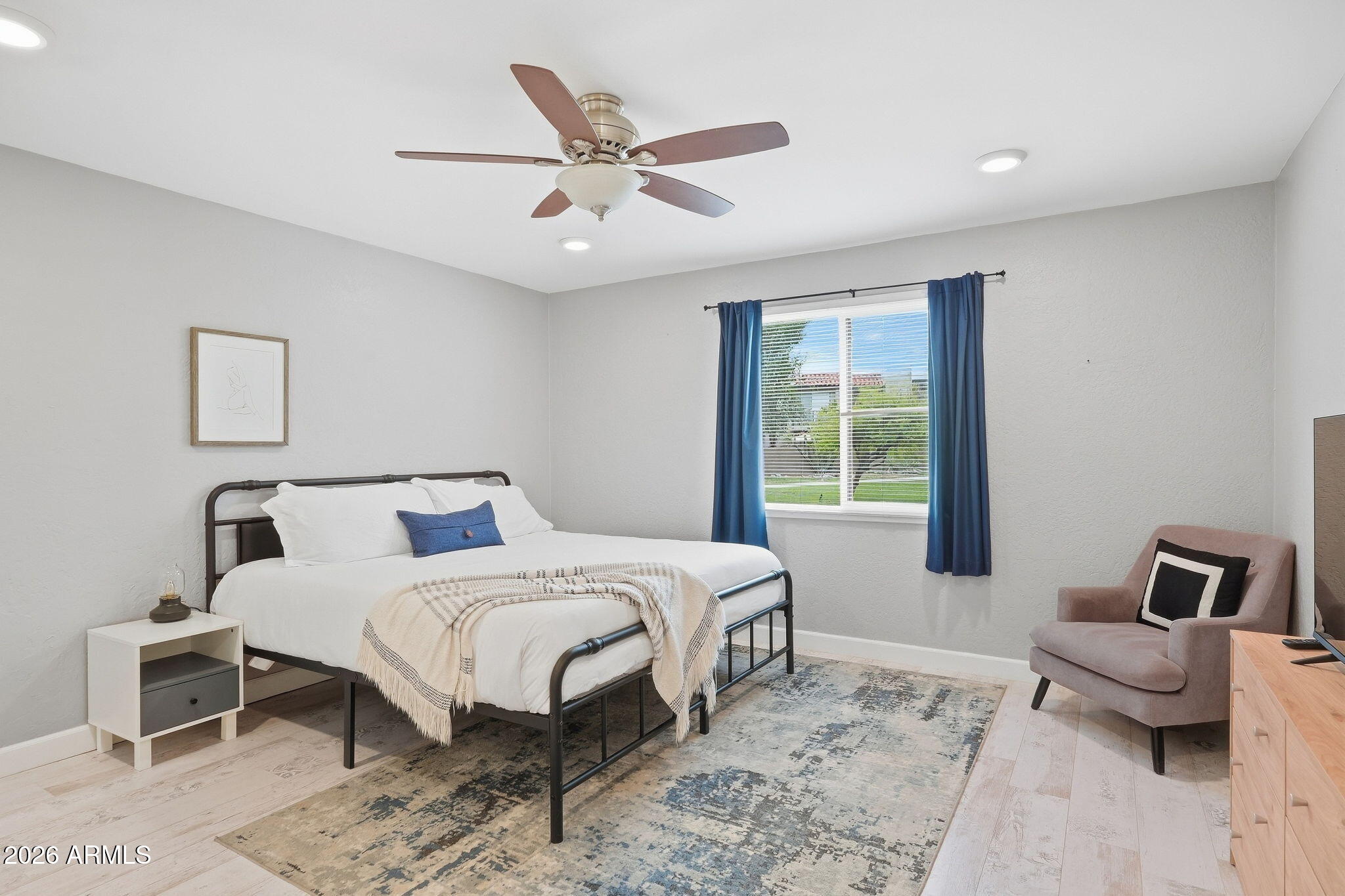 4201 East Camelback Road, Unit 41 Phoenix, AZ 85018 - Photo 11 of 26 Primary Bedroom