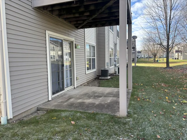 $1,700 | 955 Buckingham Drive, Unit 955, Sycamore, IL 60178