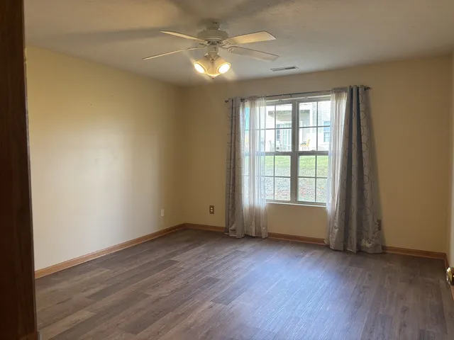 $1,700 | 955 Buckingham Drive, Unit 955, Sycamore, IL 60178