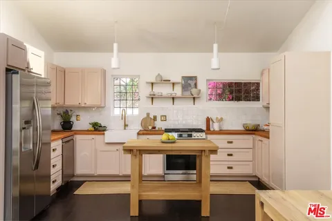 $1,099,000 | 3135 Isabel Drive, Los Angeles, CA 90065