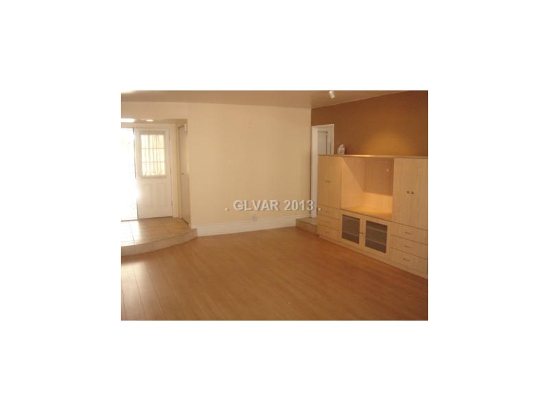 312 Huntly Road Las Vegas, NV 89145 - Photo 3 of 21 Living Room.