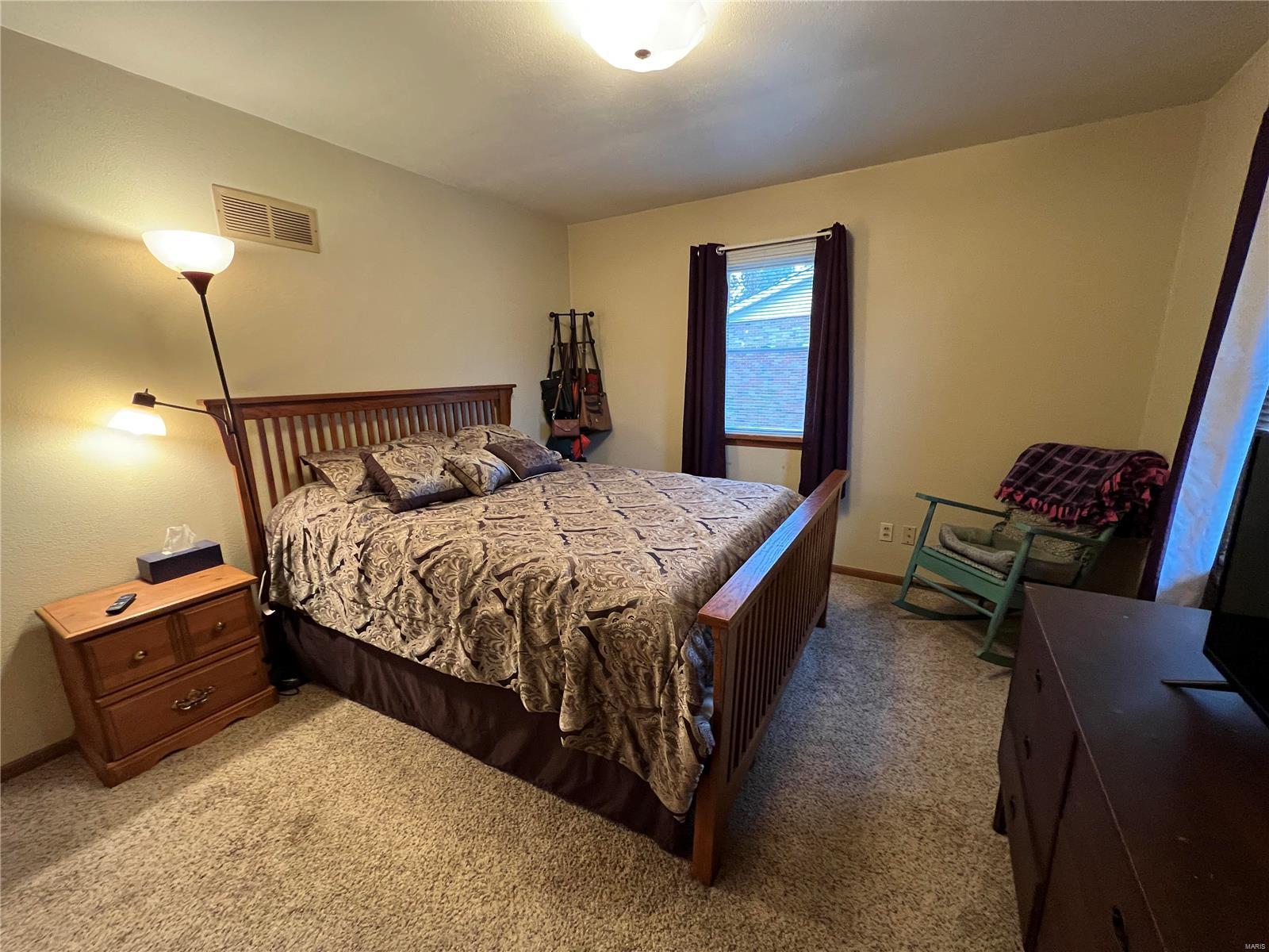 519 Sullivan Street East Alton, IL 62024 - Photo 10 of 28