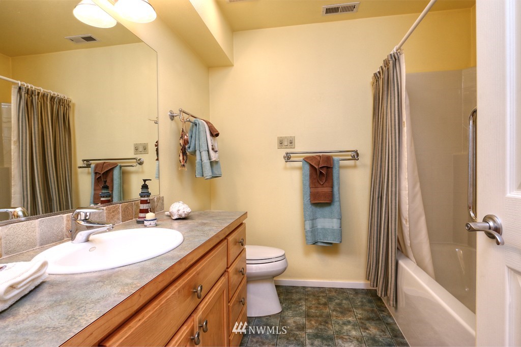 21316 President Point Road Northeast Kingston, WA 98346 - Photo 17 of 25 Gallery Image 17