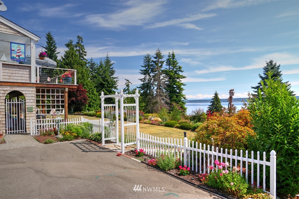21316 President Point Road Northeast Kingston, WA 98346 - Photo 5 of 25 Gallery Image 5