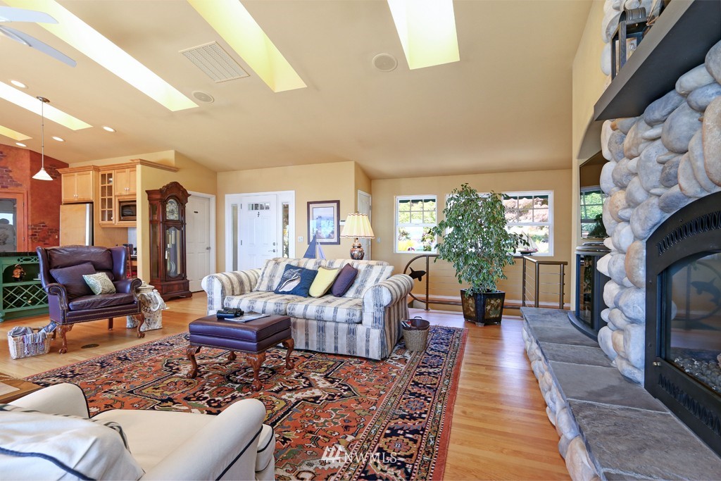 21316 President Point Road Northeast Kingston, WA 98346 - Photo 6 of 25 Gallery Image 6