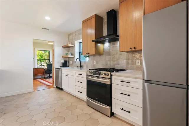 $1,295,000 | 6554 Colbath Avenue, Valley Glen, CA 91401