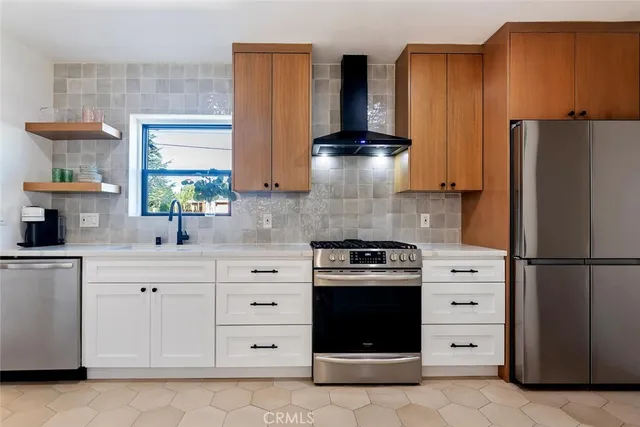 $1,295,000 | 6554 Colbath Avenue, Valley Glen, CA 91401