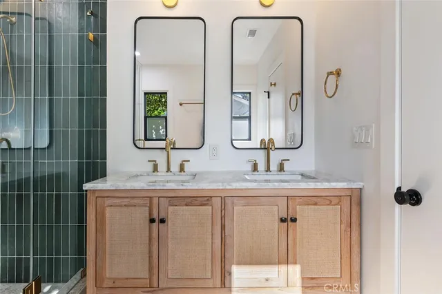 $1,295,000 | 6554 Colbath Avenue, Valley Glen, CA 91401