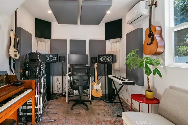 $1,295,000 | 6554 Colbath Avenue, Valley Glen, CA 91401