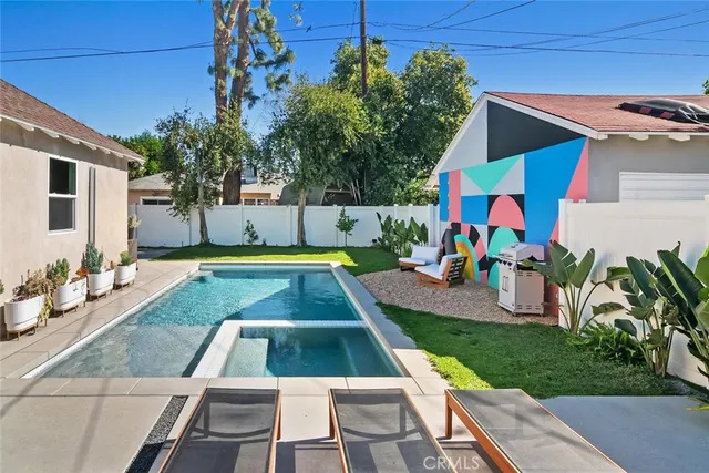 $1,295,000 | 6554 Colbath Avenue, Valley Glen, CA 91401