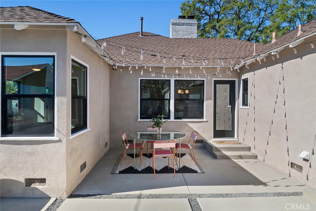 6554 Colbath Avenue Valley Glen, CA 91401 - Photo 44 of 49 Patio for dining