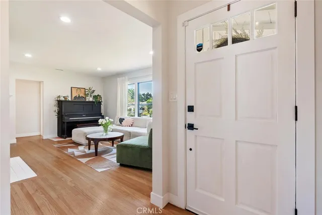 $1,295,000 | 6554 Colbath Avenue, Valley Glen, CA 91401