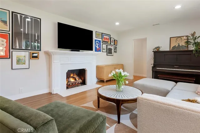 $1,295,000 | 6554 Colbath Avenue, Valley Glen, CA 91401