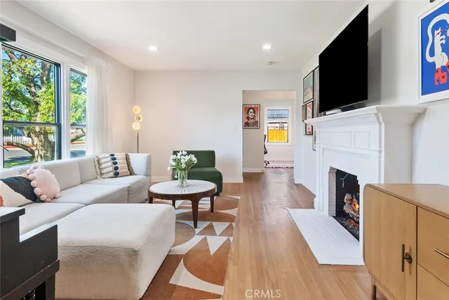 $1,295,000 | 6554 Colbath Avenue, Valley Glen, CA 91401