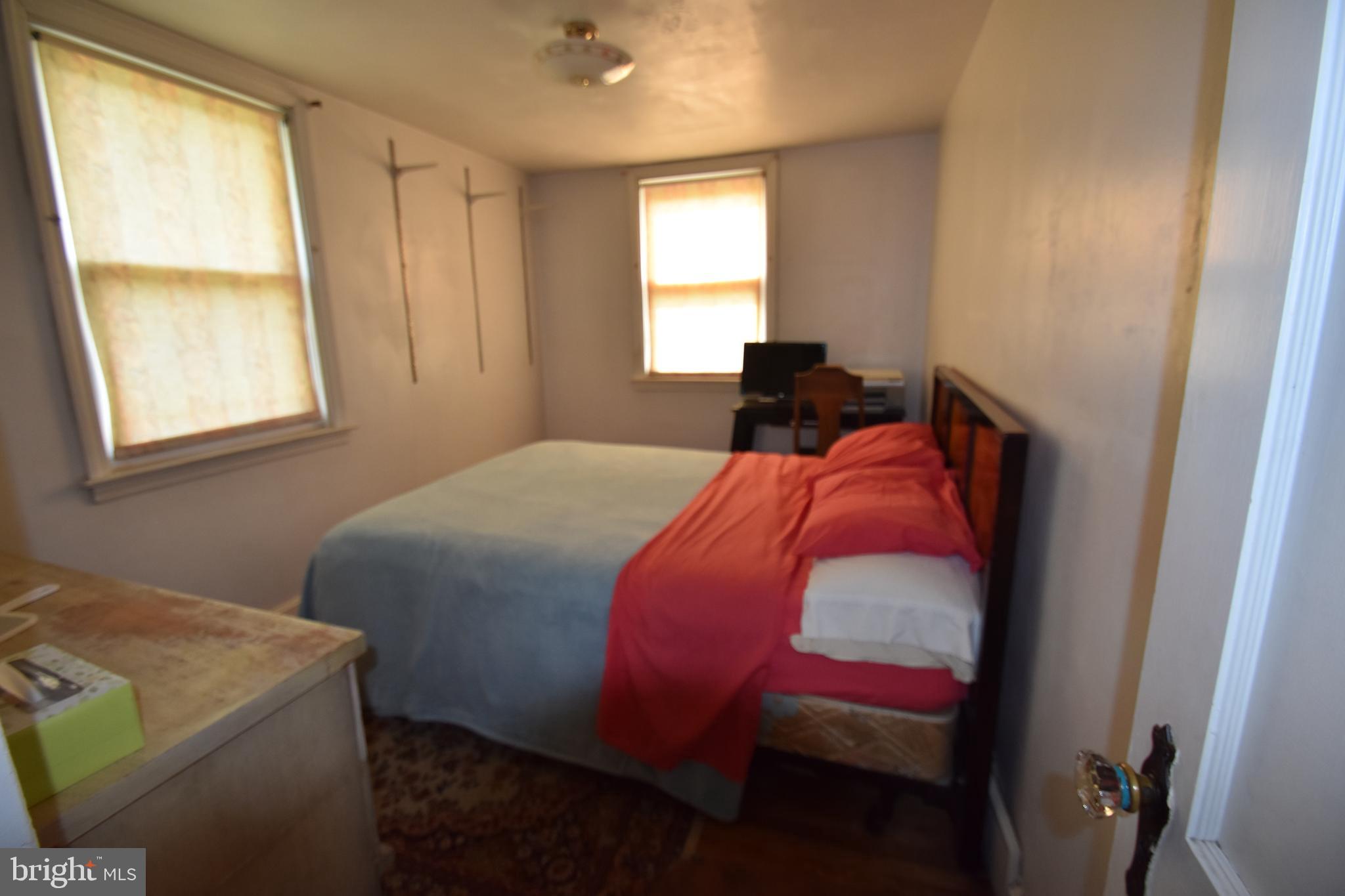 28 Ashbourne Road Darby, PA 19023 - Photo 15 of 22 2nd Bedroom