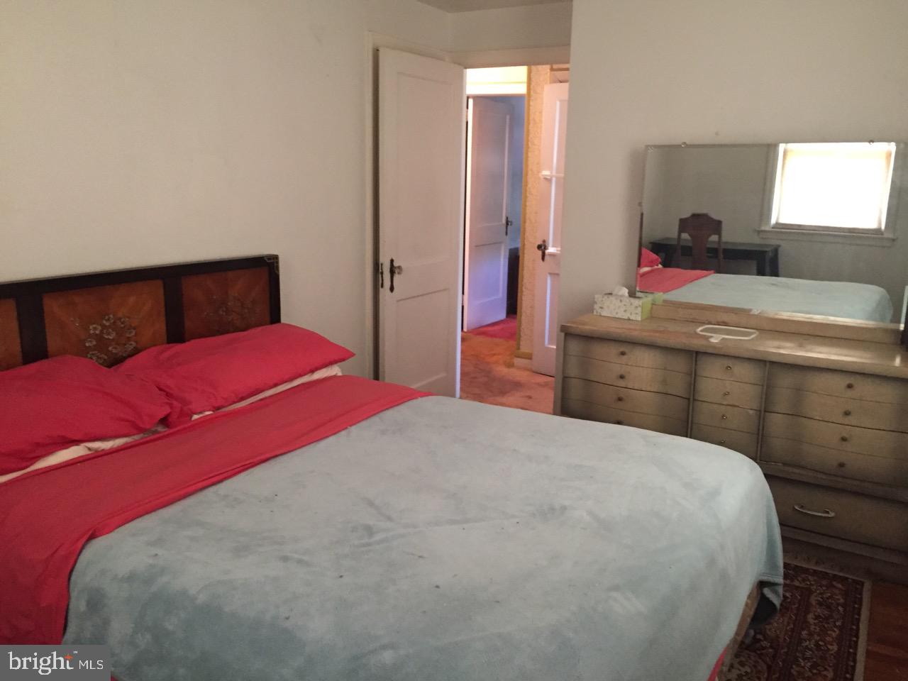 28 Ashbourne Road Darby, PA 19023 - Photo 16 of 22 2nd Bedroom