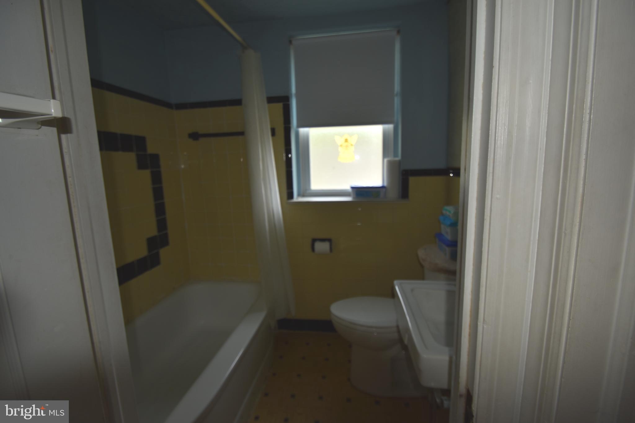 28 Ashbourne Road Darby, PA 19023 - Photo 20 of 22 Hall bath