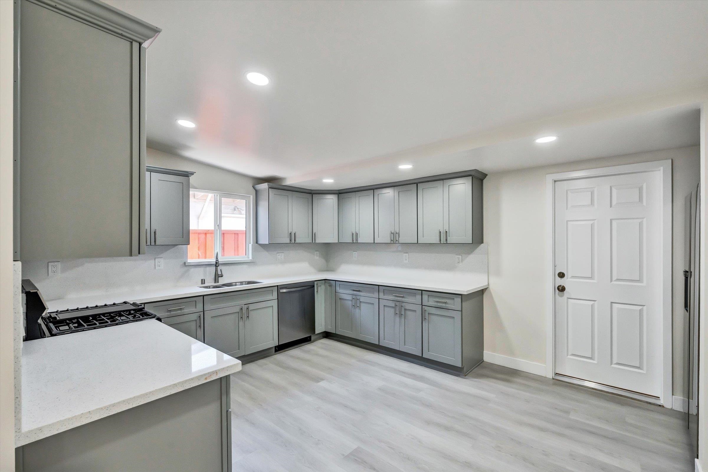 28315 Rochelle Avenue Hayward, CA 94544 - Photo 15 of 34