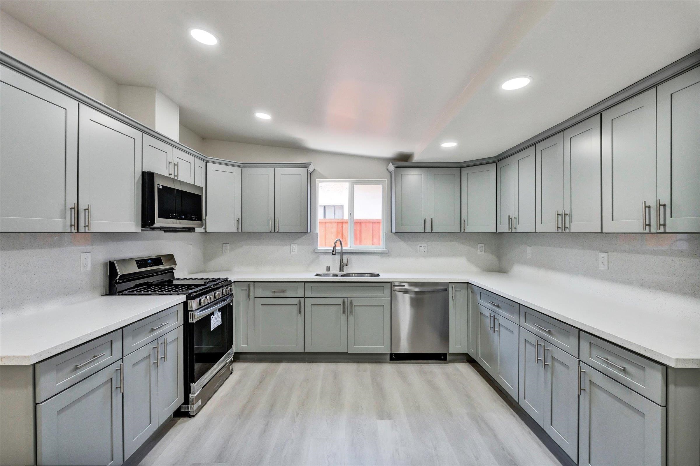 28315 Rochelle Avenue Hayward, CA 94544 - Photo 16 of 34