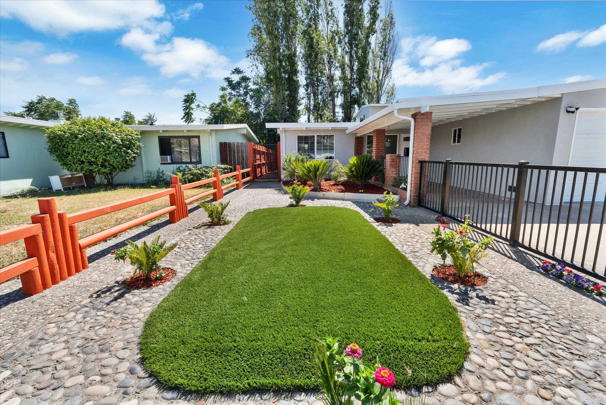 28315 Rochelle Avenue Hayward, CA 94544 - Photo 3 of 34