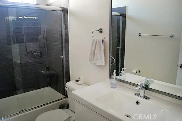 $3,895 | 3111 4th Street, Unit 218, Santa Monica, CA 90405