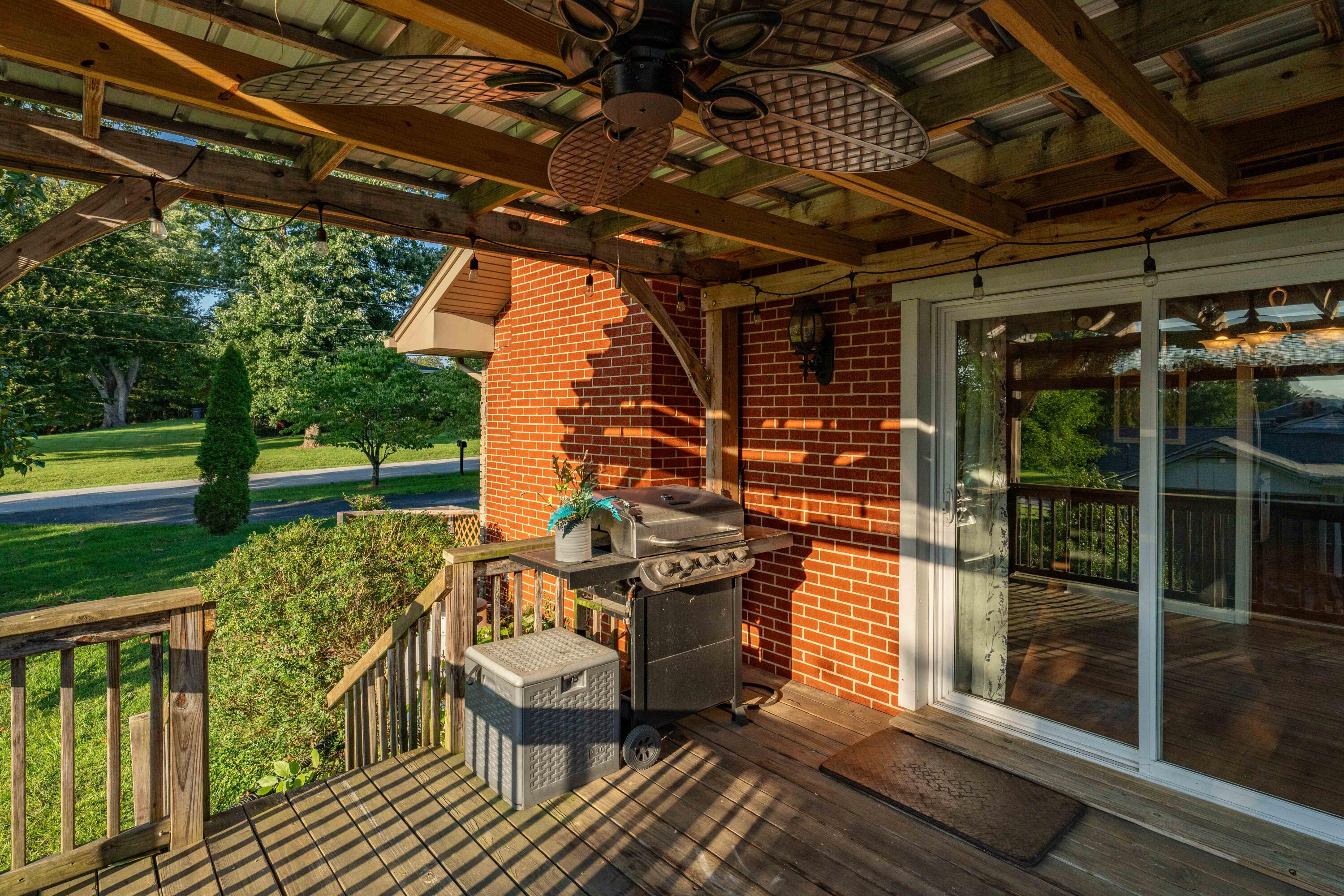 2101 Heatherly Road Kingsport, TN 37660 - Photo 48 of 73 2032 Canterbury Road (16 of 73)