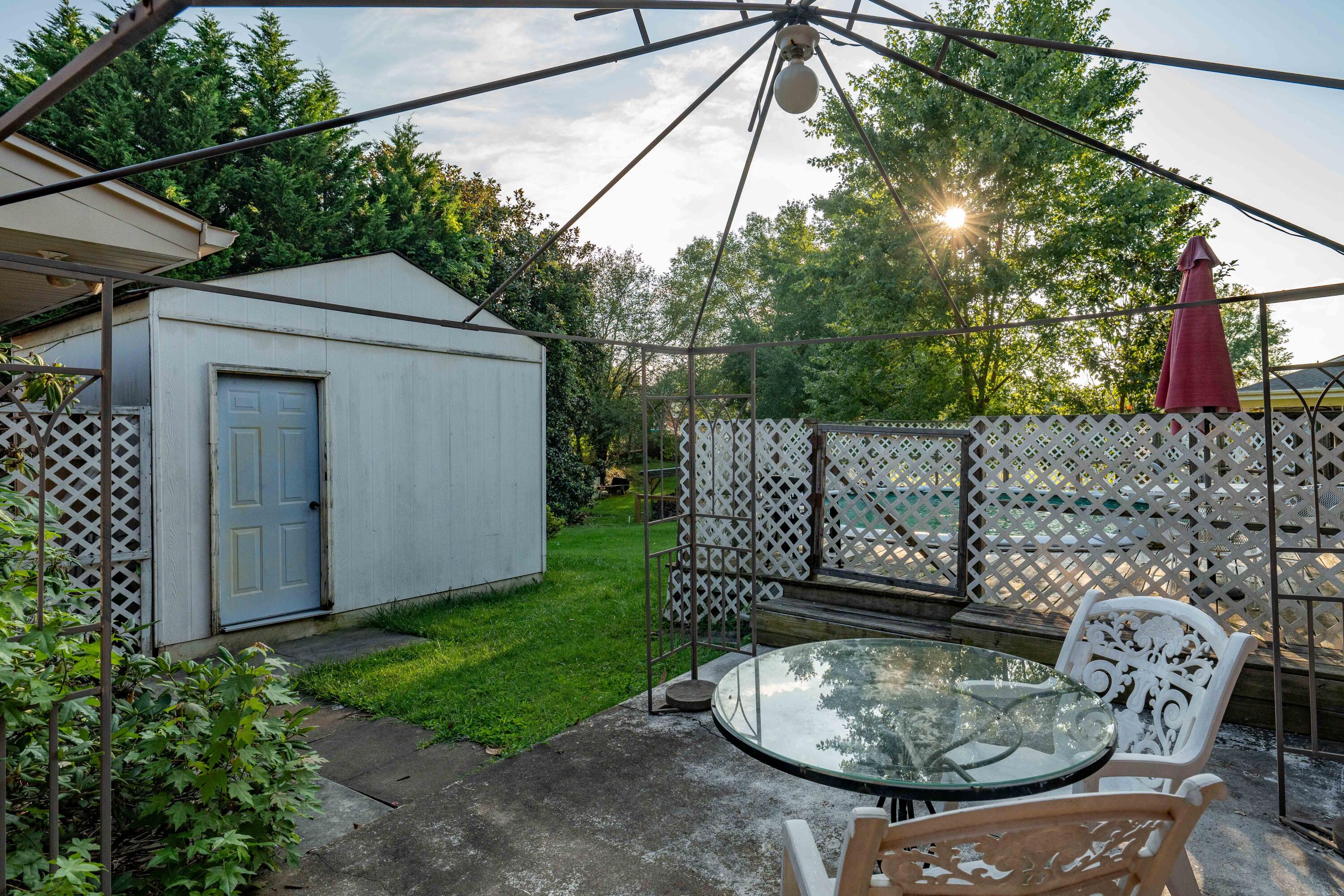 2101 Heatherly Road Kingsport, TN 37660 - Photo 56 of 73 2032 Canterbury Road (24 of 73)