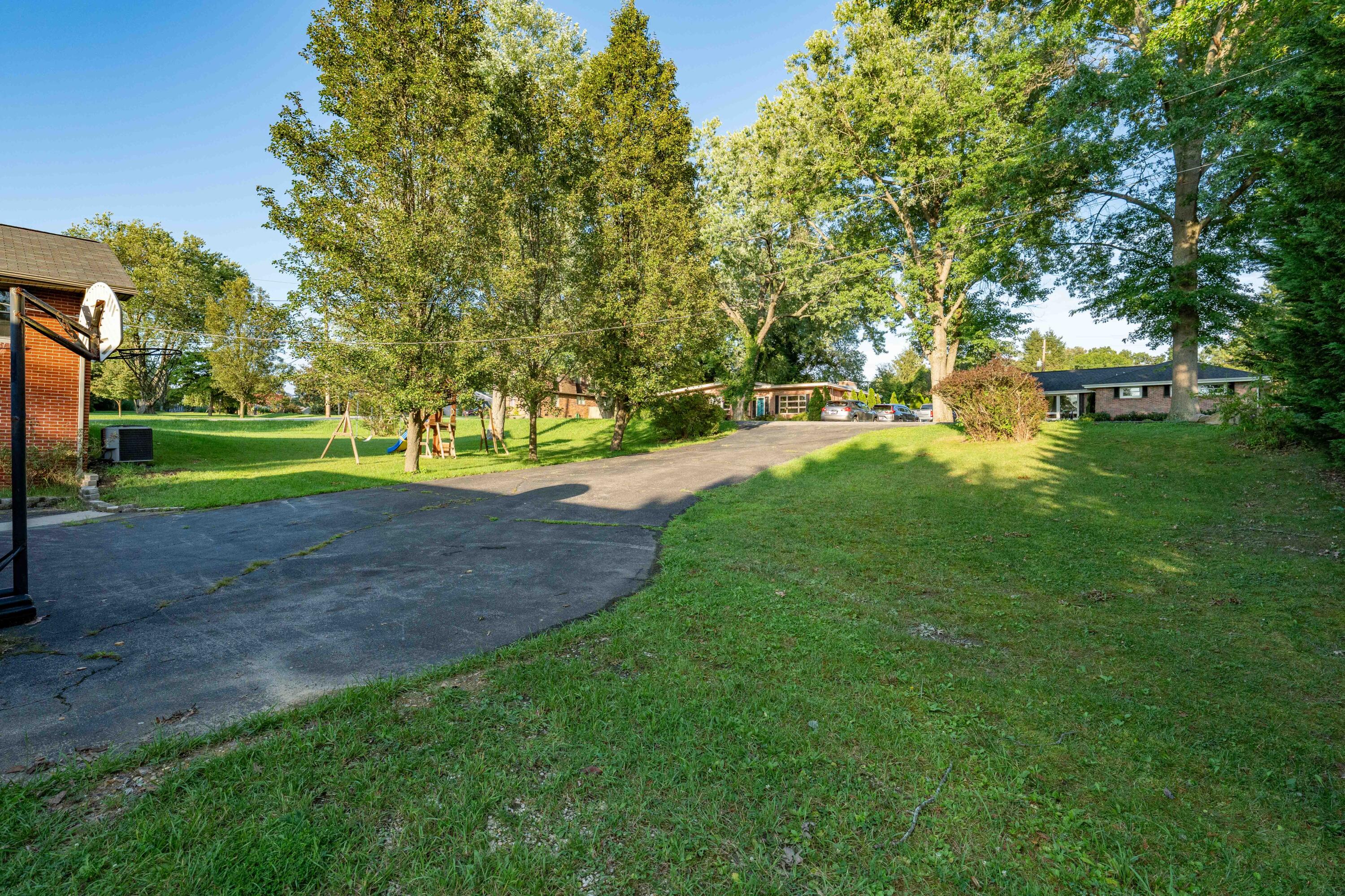 2101 Heatherly Road Kingsport, TN 37660 - Photo 61 of 73 2032 Canterbury Road (29 of 73)
