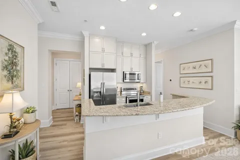 $495,000 | 2994 Selwyn Avenue, Charlotte, NC 28209