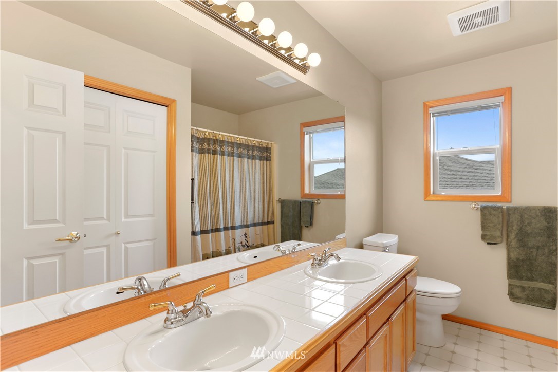 1130 184th Place Southeast Bothell, WA 98012 - Photo 20 of 30 Gallery Image 20