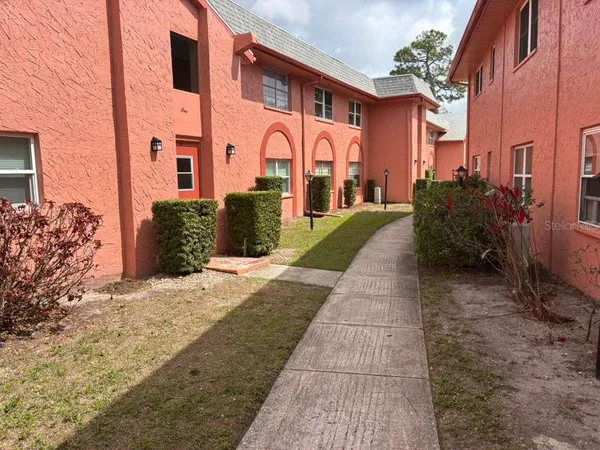 $1,500 | 660 62nd Avenue North, Unit 1204, St. Petersburg, FL 33702