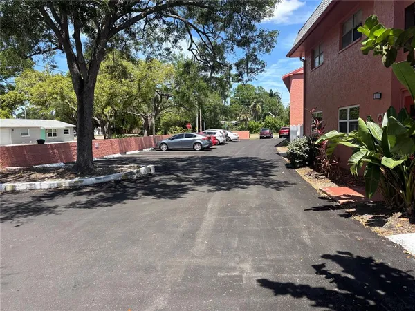 $1,500 | 660 62nd Avenue North, Unit 1204, St. Petersburg, FL 33702