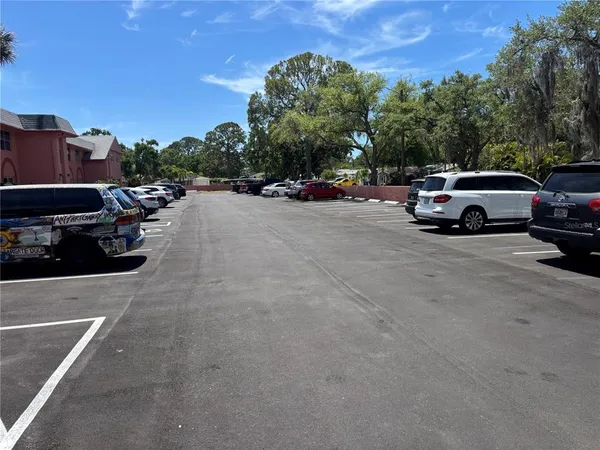 $1,500 | 660 62nd Avenue North, Unit 1204, St. Petersburg, FL 33702