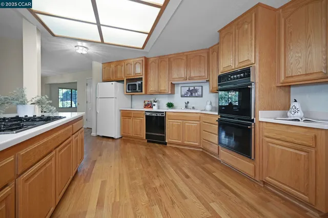 $1,330,000 | 1075 Irwin Court, Concord, CA 94518