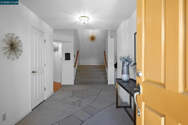 $1,330,000 | 1075 Irwin Court, Concord, CA 94518