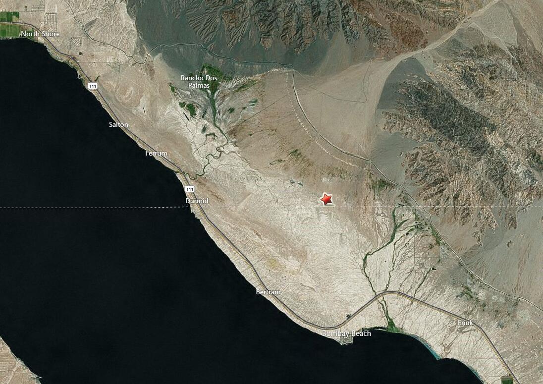 0 Apn Thermal, CA 92274 - Photo 7 of 7 a vase of flowers sitting on a shelf