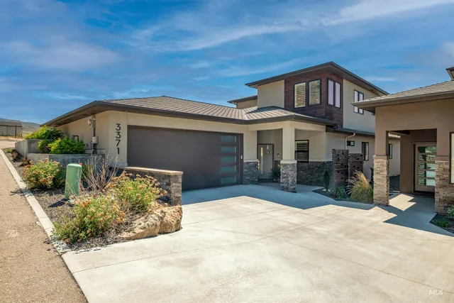$949,900 | 3371 East Warm Springs Avenue, Boise, ID 83716