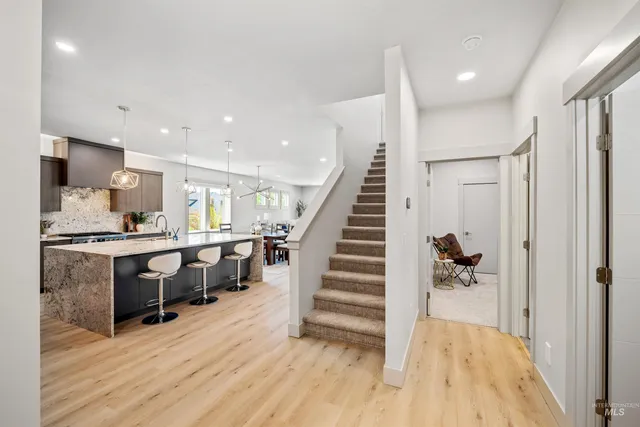 $949,900 | 3371 East Warm Springs Avenue, Boise, ID 83716